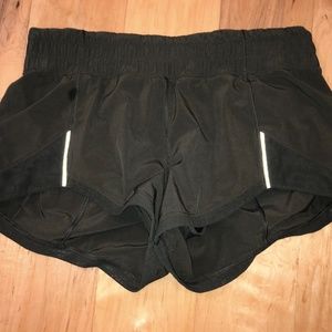 SOLD Lulu Lemon Hotty Hot Shorts 2.5